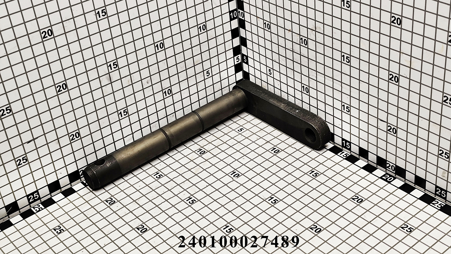 Вал менханизма переключения передач 240100027489 (LG1304.37.024-1)