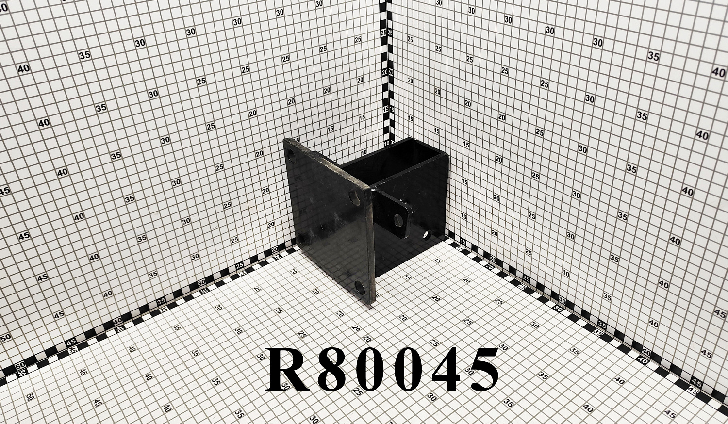 Крепление опорное вычесывающего катка R80045 (10029430)