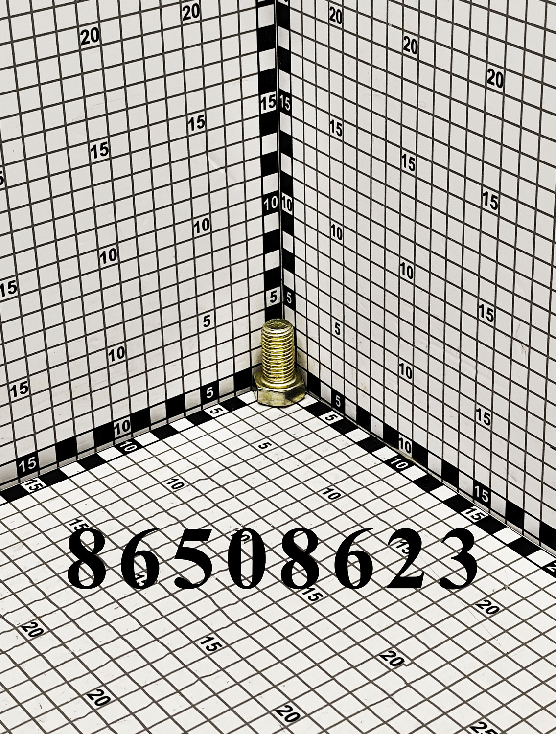 Болт 86508623 CNHi