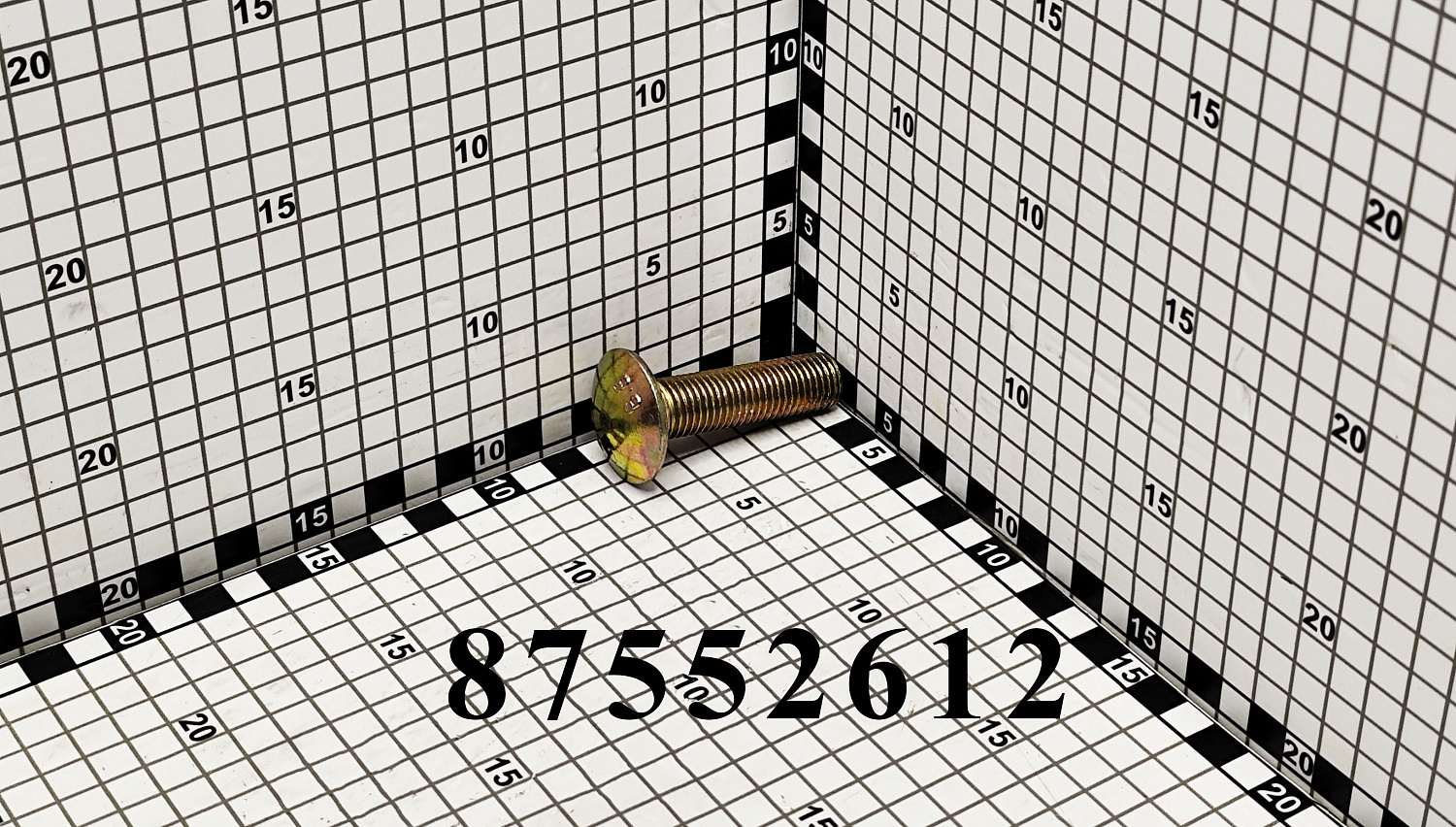 Болт 87552612 CNHi