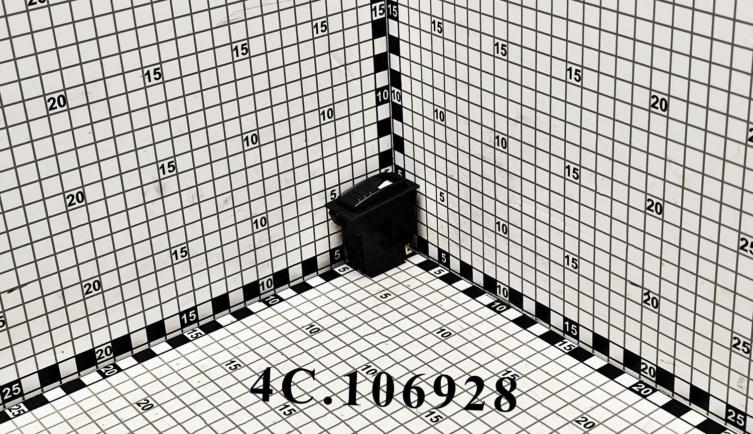 Выключатель 4C.106928