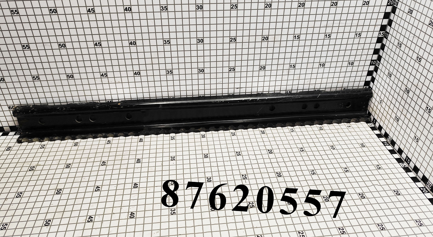 Брус 87620557 CNHi