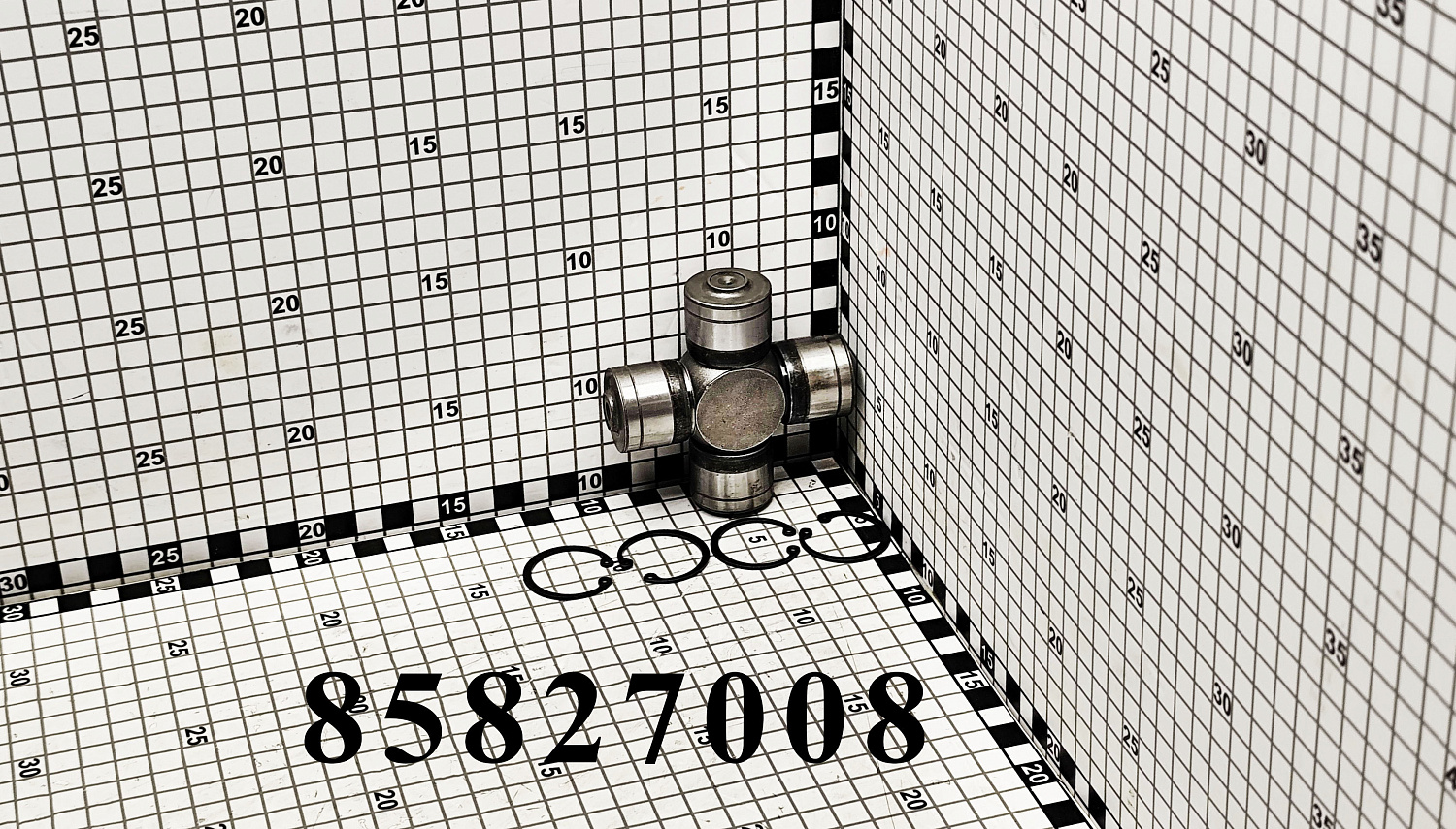 Крестовина 85827008 CNHi