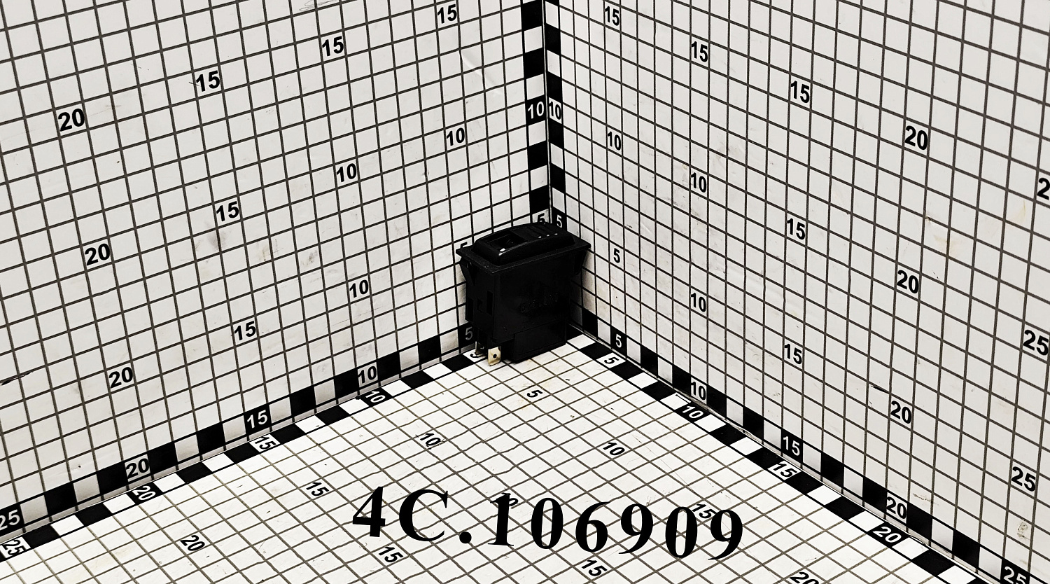 Выключатель 4C.106909