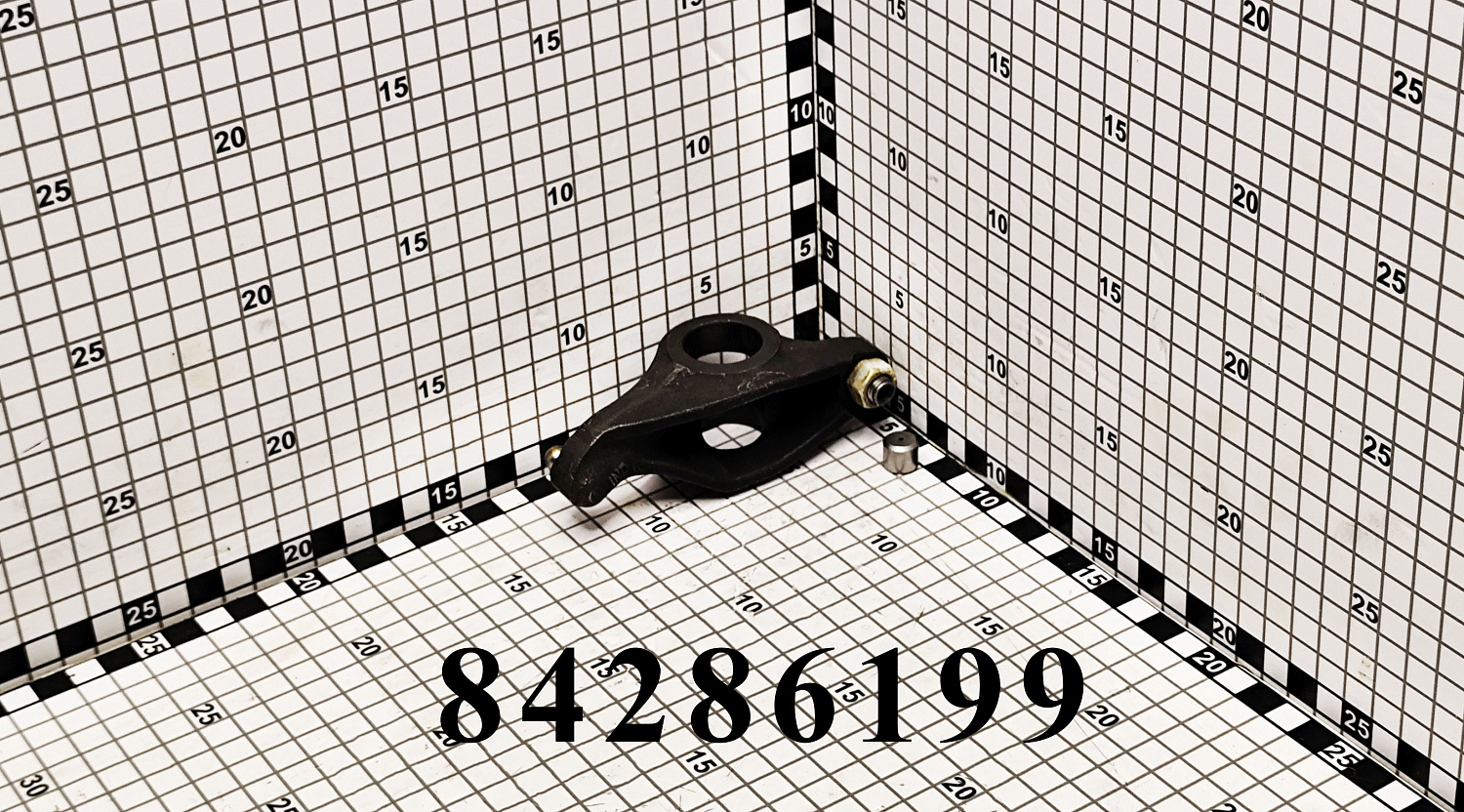 Коромысло 84286199AM CNHi