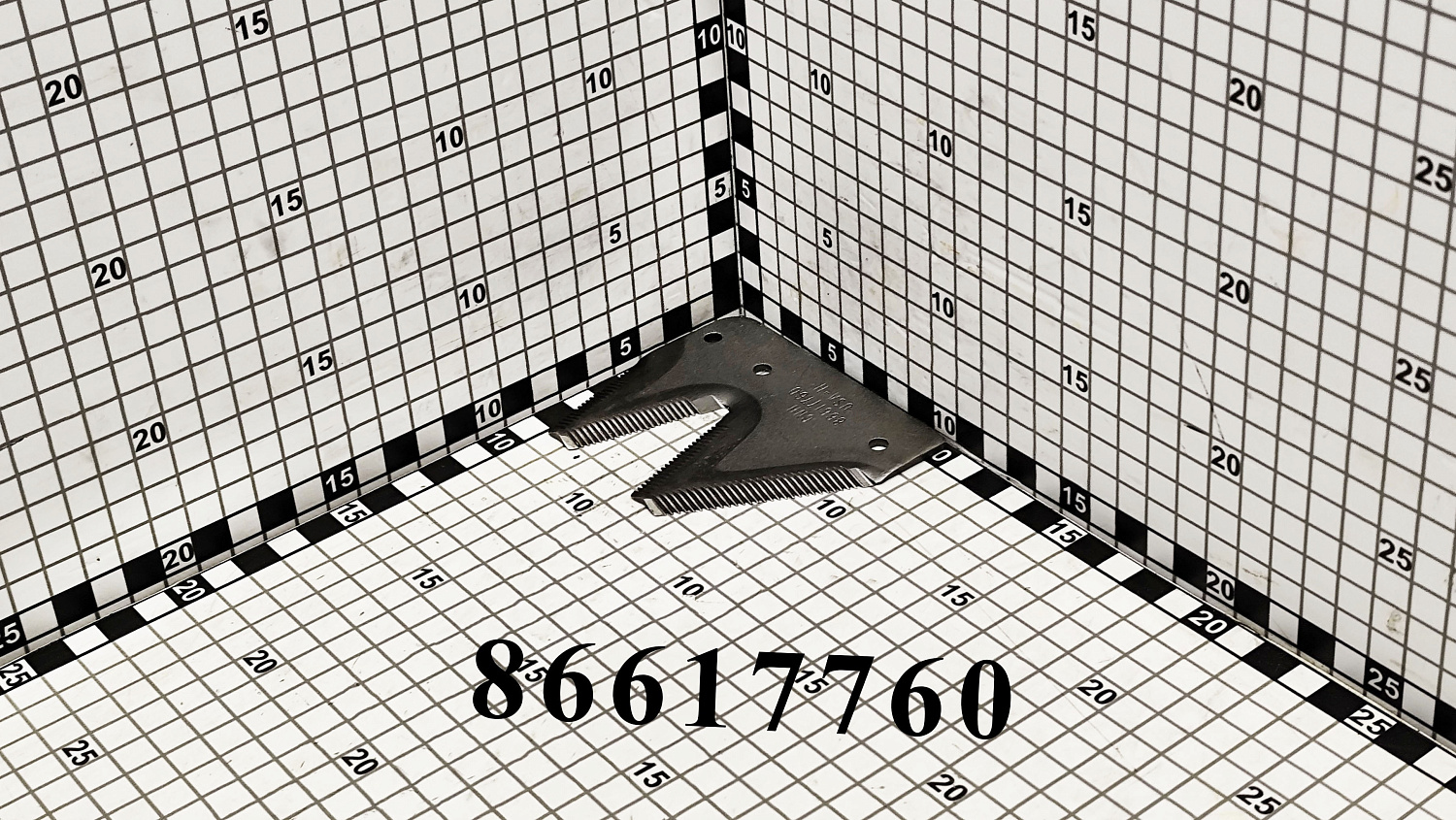 Сегмент ножа правый 86617760 CNHi