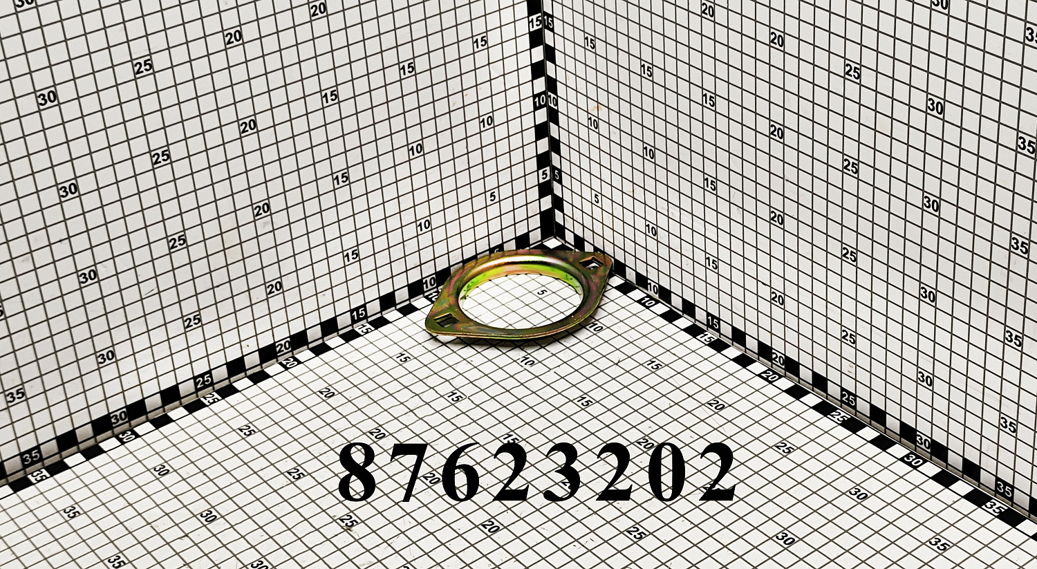 Фланец подшипника 87623202 CNHi