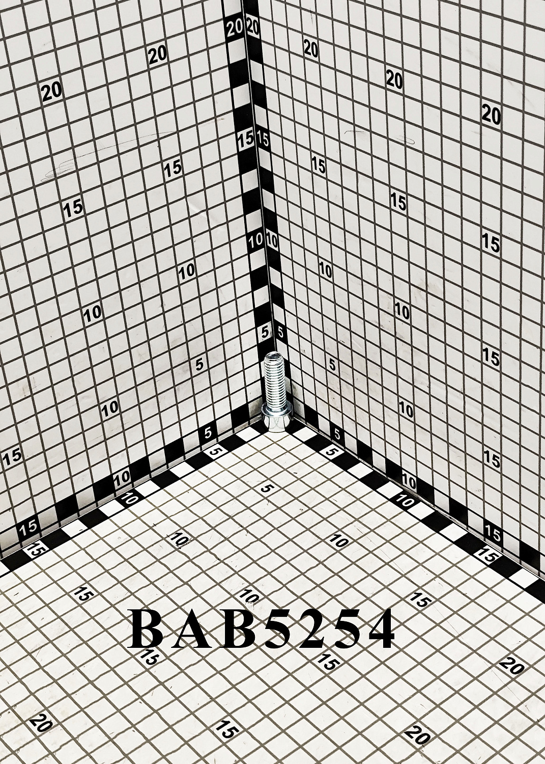 Винт BAB5254