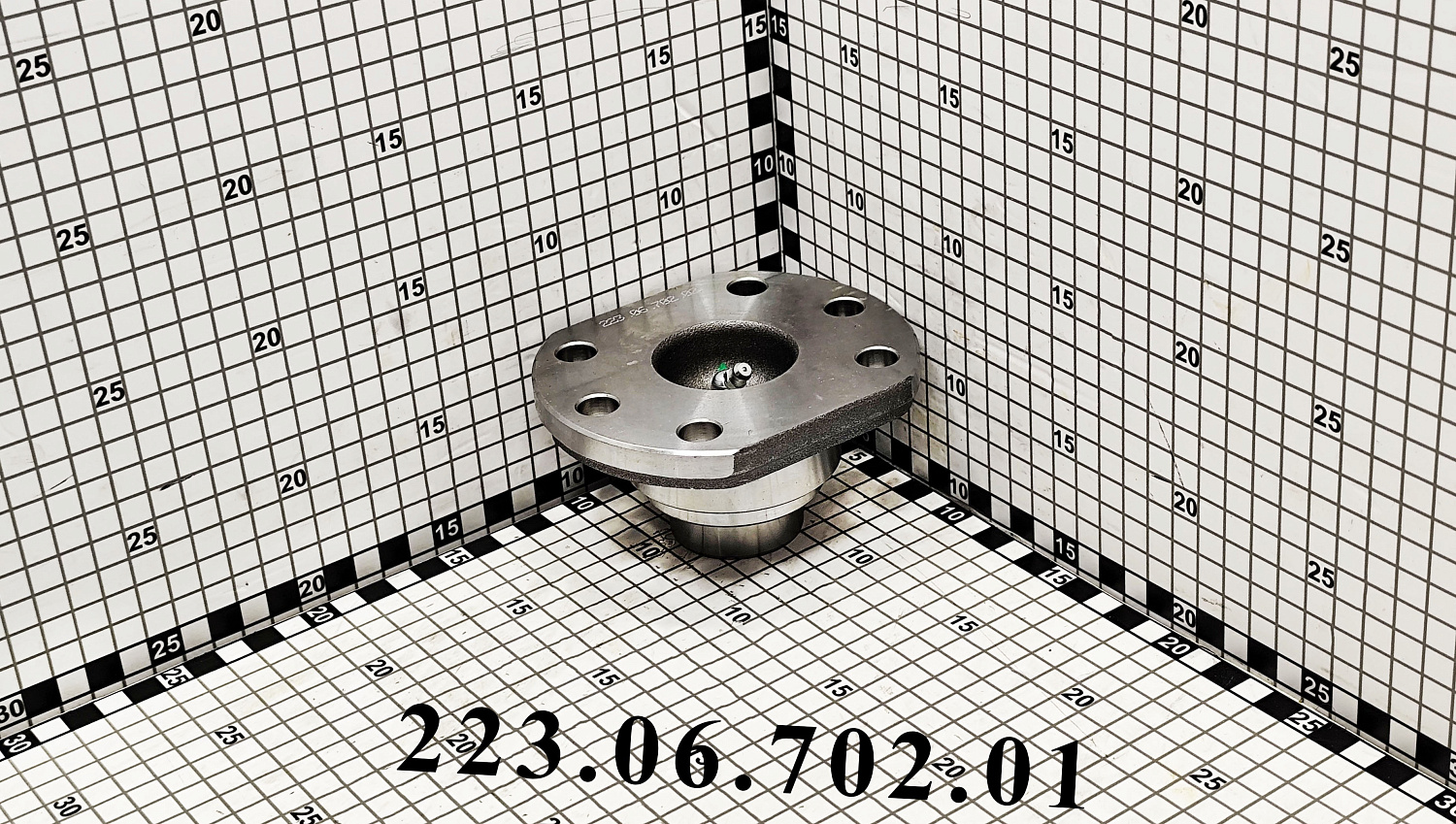 Ось шарнира 223.06.702.01