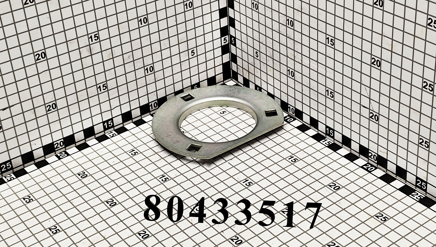 Фланец 80433517 CNHi
