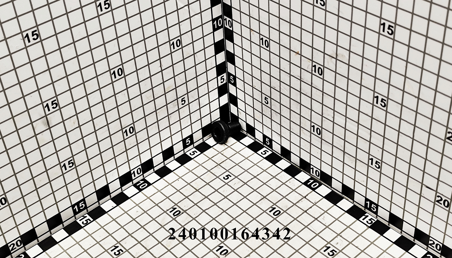 Винт фиксатора вилки КПП 240100164342 (LY1054.37.112)