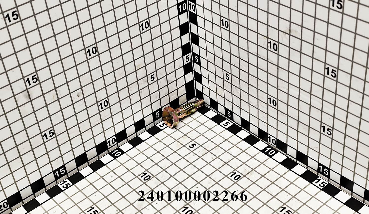 Болт 240100002266 (1.68.522/885103908)