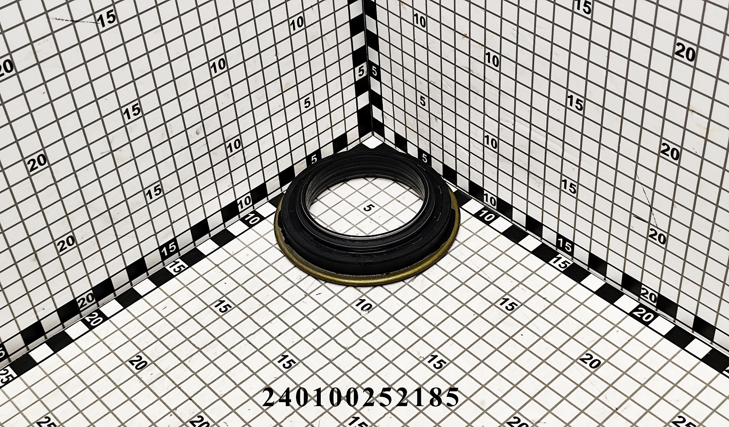 Сальник ВОМ в сборе 240100252185 (LY1100.41M.136)