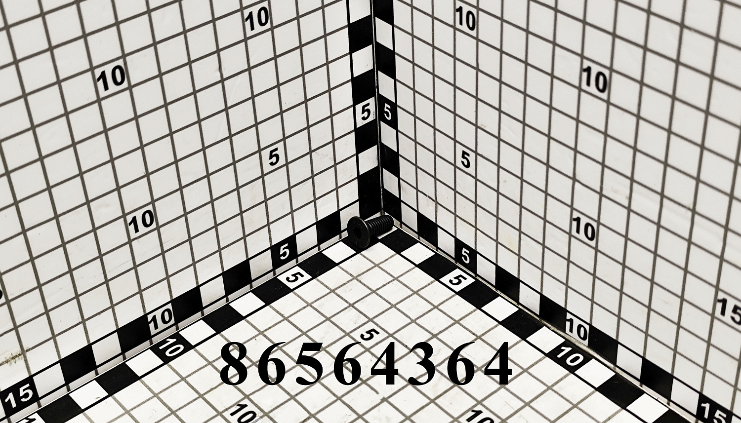 Болт 86564364 CNHi