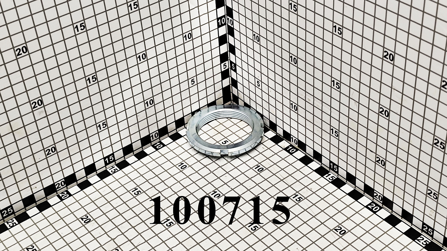 Гайка 100715