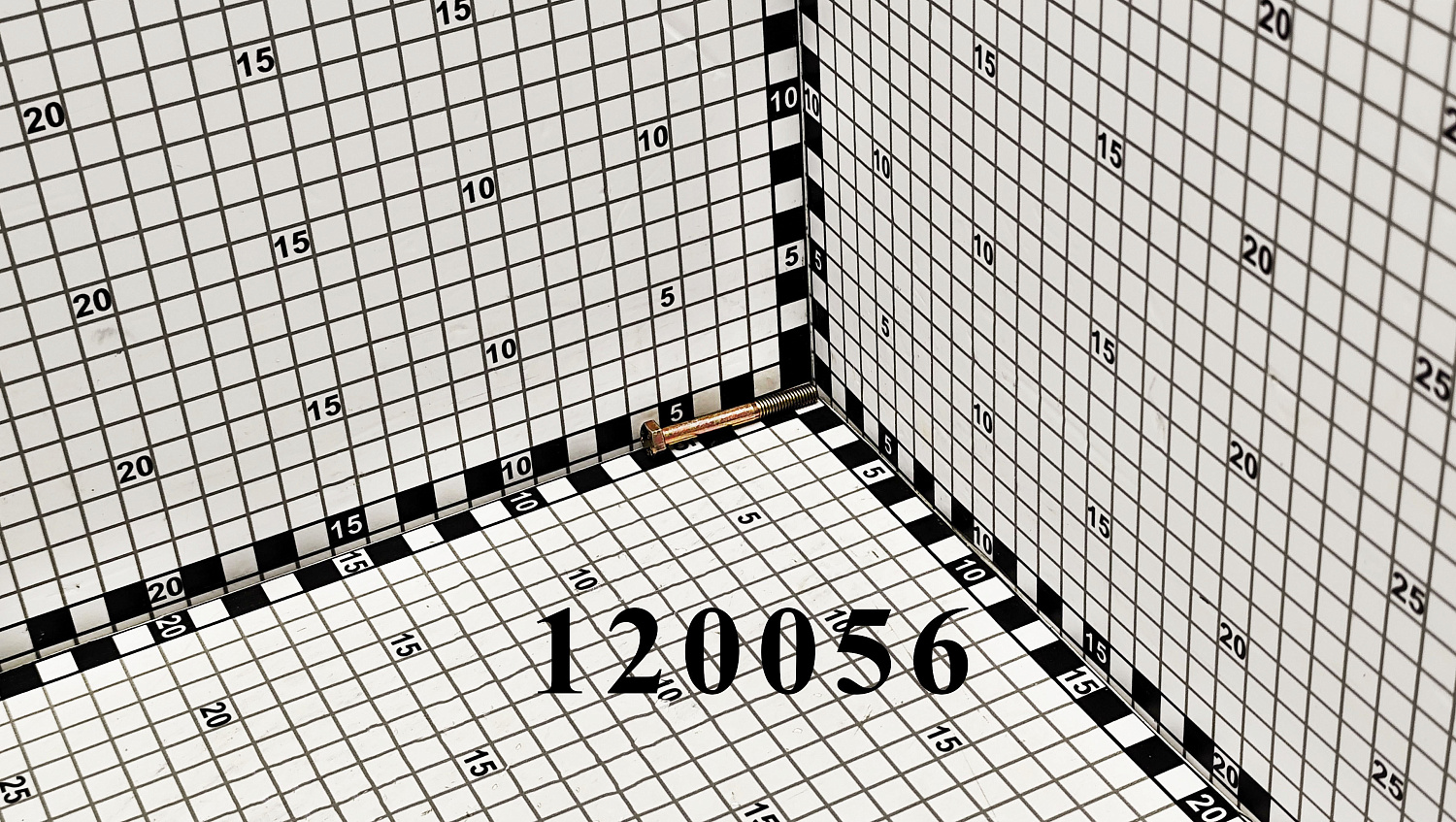 Болт 120056 CNHi