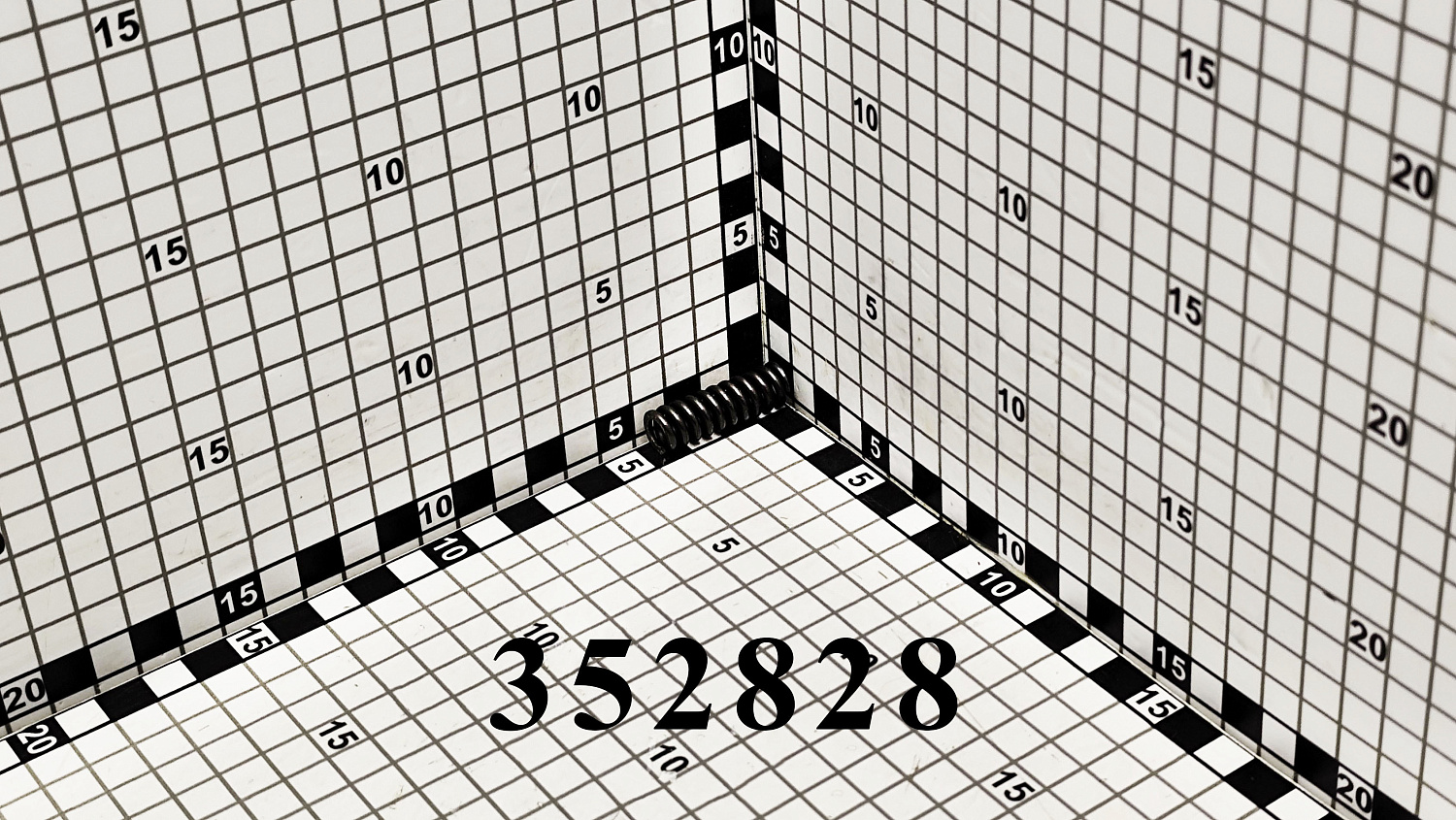 Пружина 352828A1 CNHi