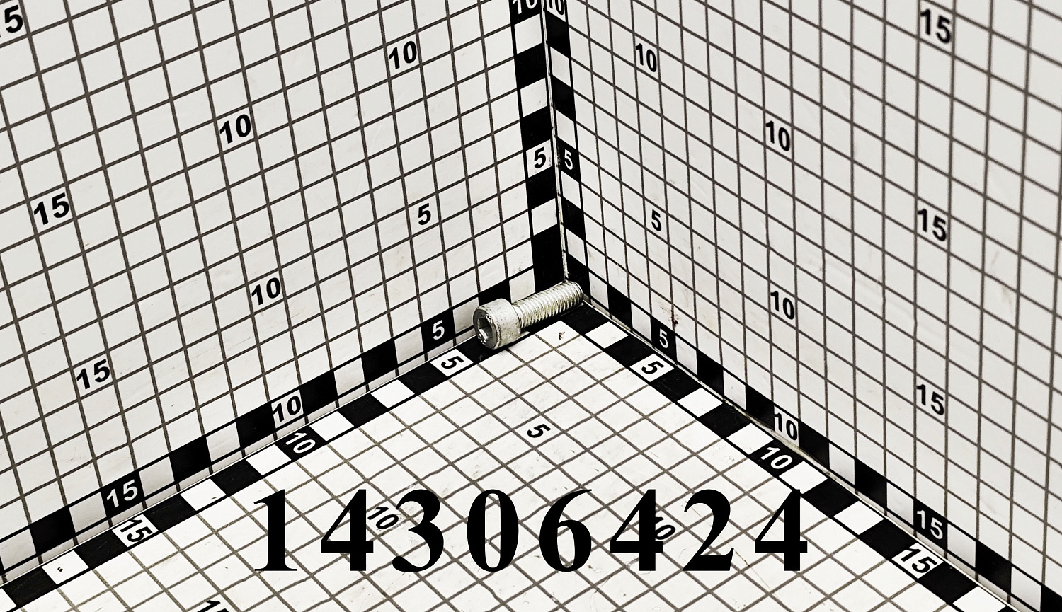 Винт 14306424 CNHi