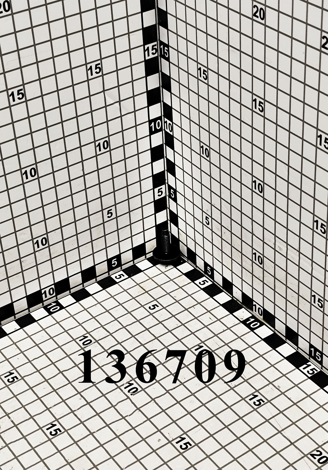 Болт 136709