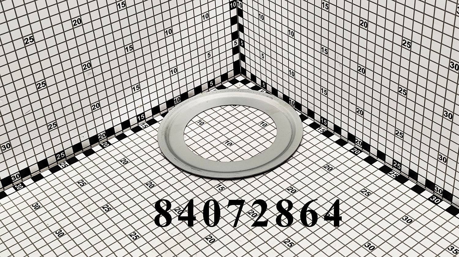 Крышка подшипника 84072864 CNHi