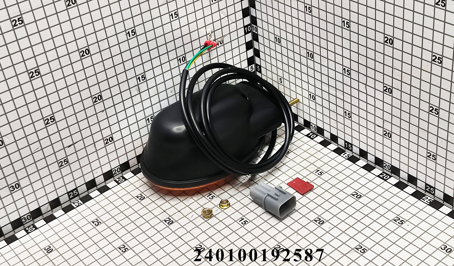 Фонарь передний правый 240100192587 (LY1104-3-48-062)